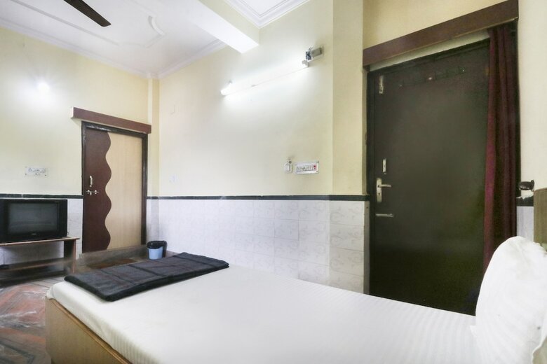 Spot On 49918 Hotel Ganapati