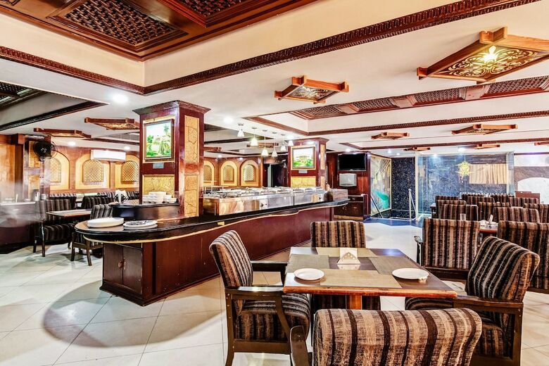Capital O 49411 Hotel Anmol Continental