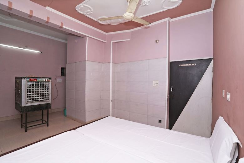 Spot On 40652 Hotel Sai Niwas