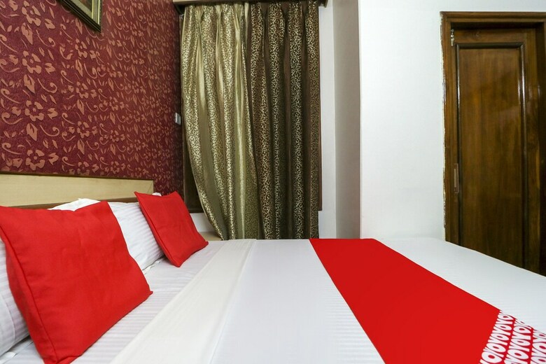 Oyo 47117 Hotel Celebration