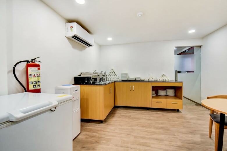 Hotel Oyo Townhouse 146 Vijay Talkies
