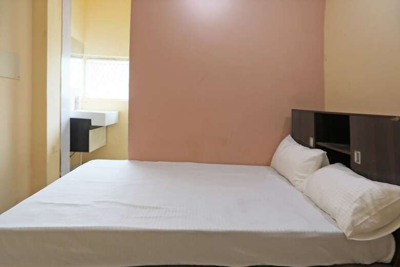 Hotel Spot On 48329 Dee 9 Residency