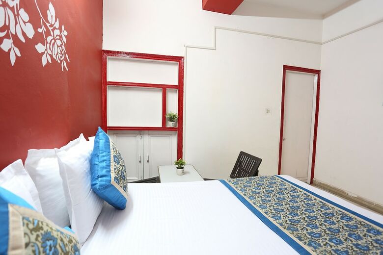 Spot On 35573 Hotel Classic