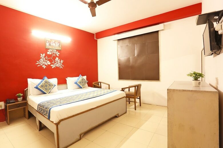 Spot On 35573 Hotel Classic