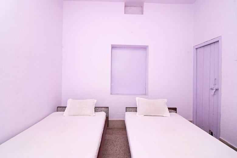 Spot On 44992 Hotel Swapnapuri
