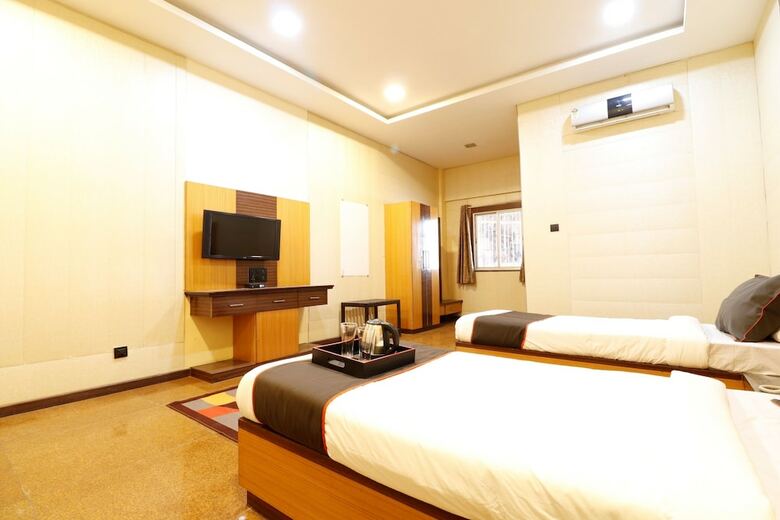 Collection O 45418 Hotel Rahul Palace