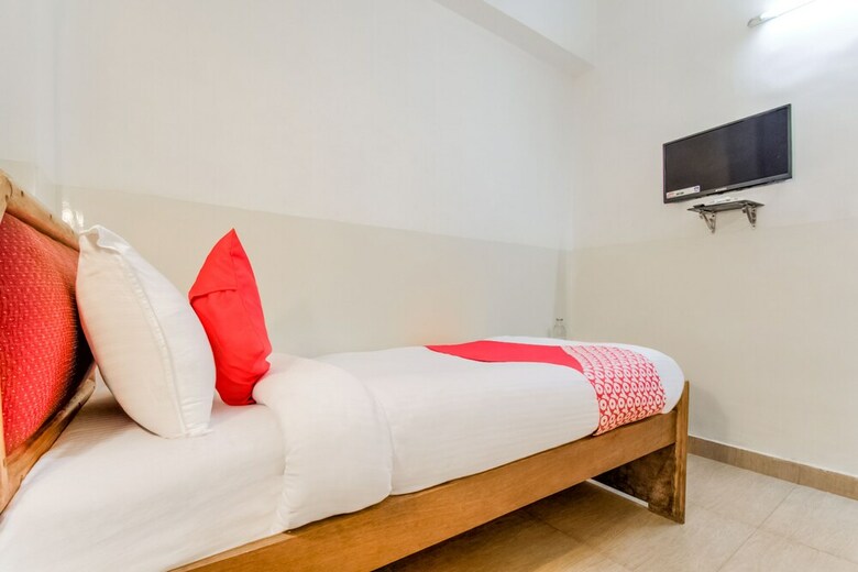 Oyo Flagship 42717 Hotel Fort