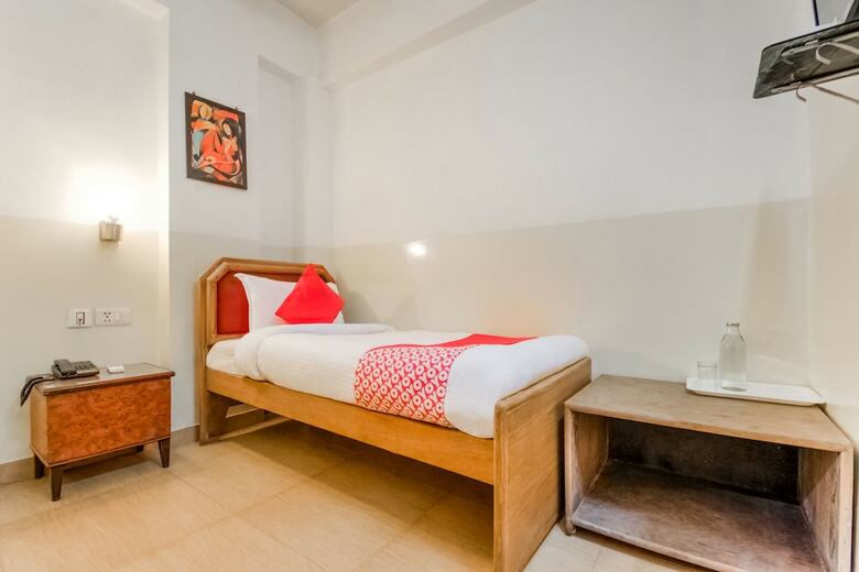 Oyo Flagship 42717 Hotel Fort