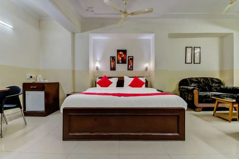 Oyo Flagship 42717 Hotel Fort