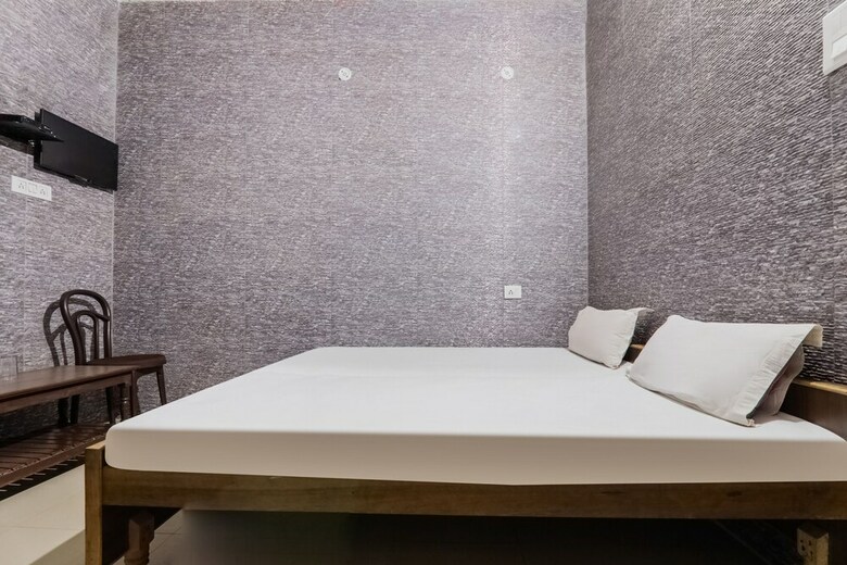 Spot On 60788 Hotel Venkatesh