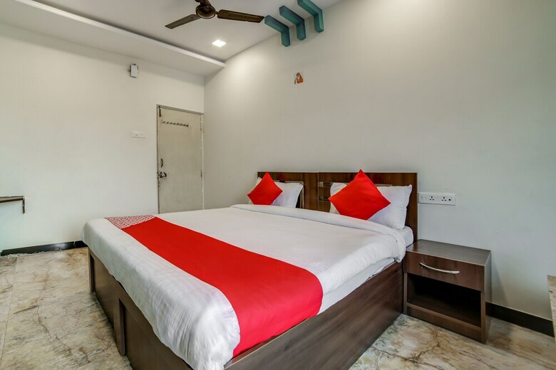 Hotel Oyo 23706 Super Deluxe Guest House