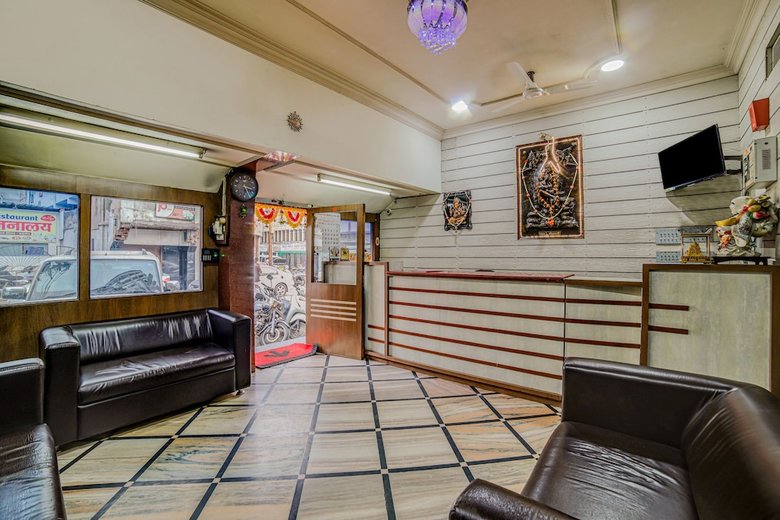 Hotel Oyo 23706 Super Deluxe Guest House