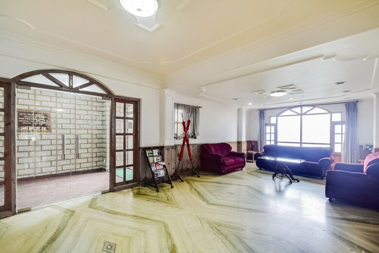 Oyo 48870 Hotel Kalra Regancy