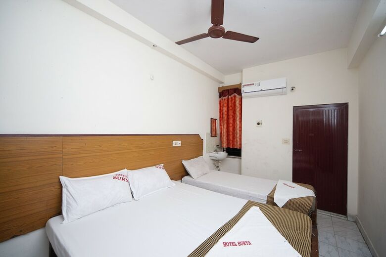 Spot On 38565 Hotel Surya