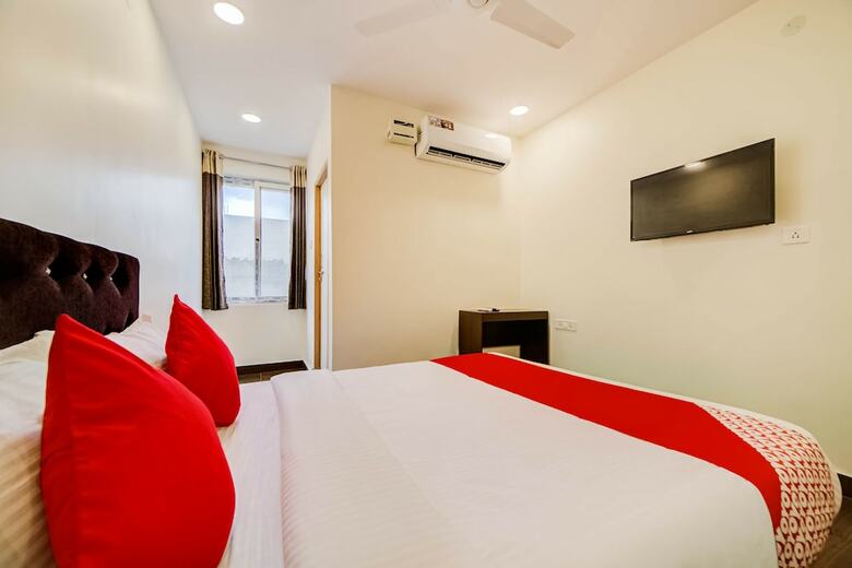 Oyo 27844 Seven A Luxury Hotel