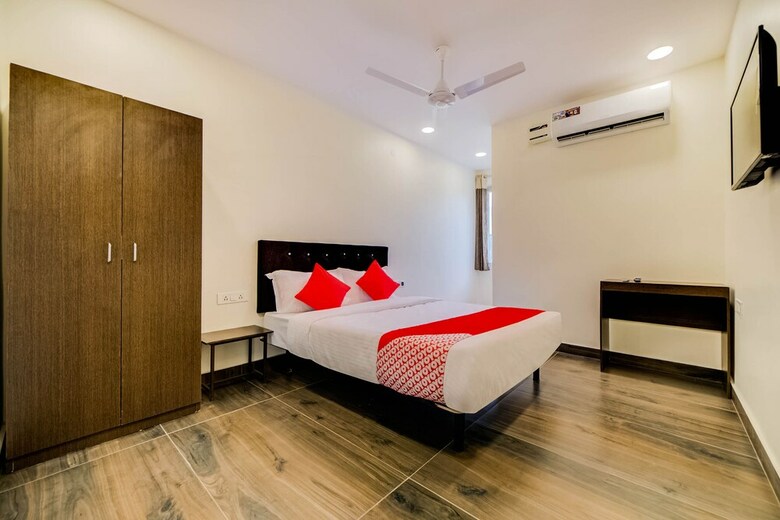 Oyo 27844 Seven A Luxury Hotel
