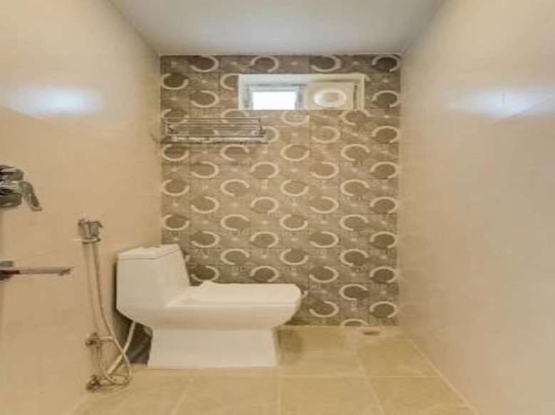 Oyo 27844 Seven A Luxury Hotel