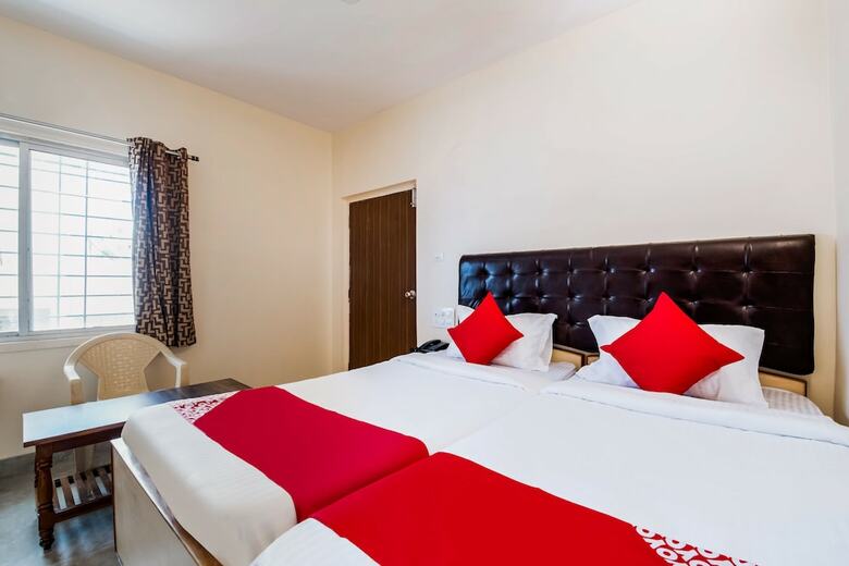 Hotel Oyo 37146 G P Residency