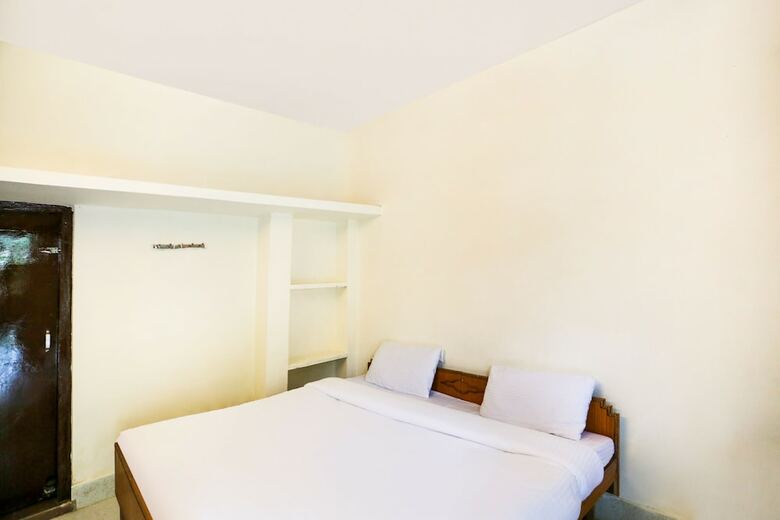 Spot On 44566 Hotel Gautam Park