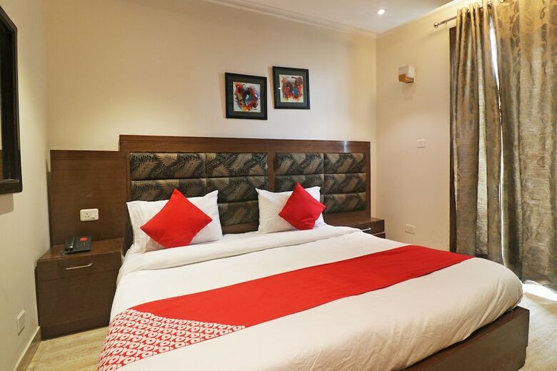 Hotel Oyo 49069 A Suites