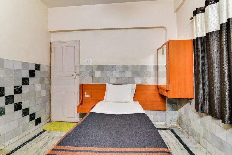 Spot On 60917 Hotel Ganesh