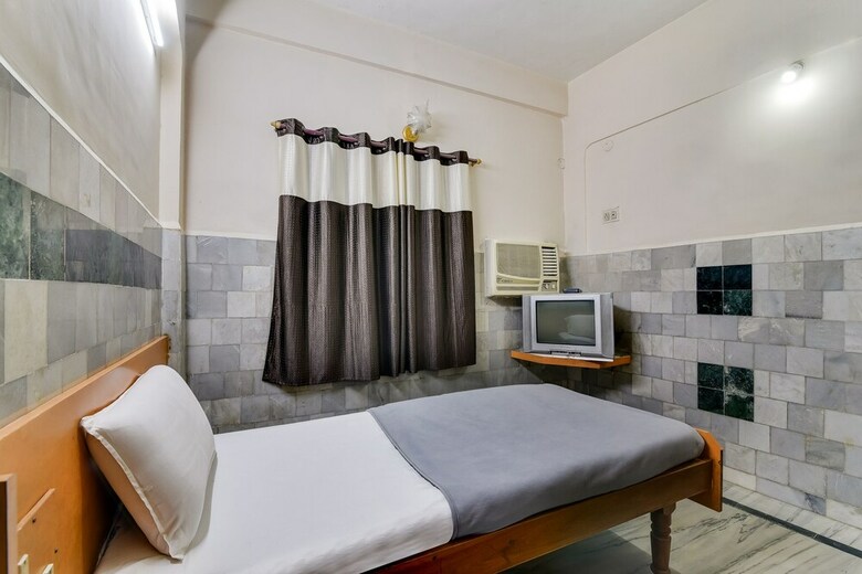 Spot On 60917 Hotel Ganesh