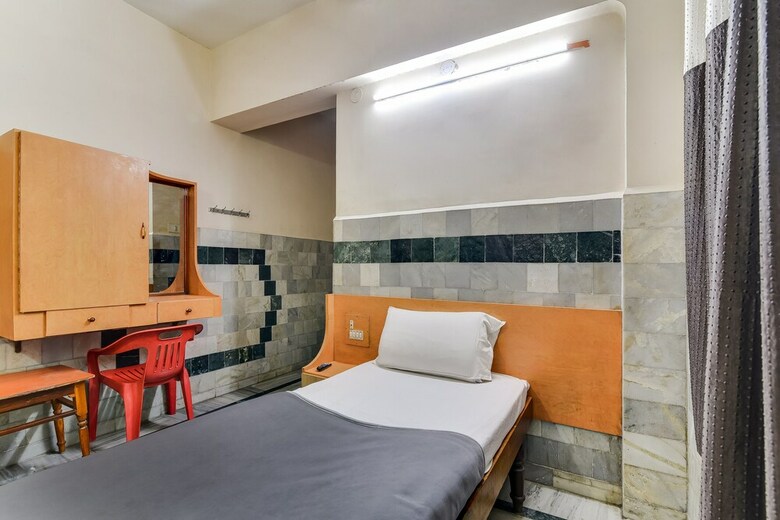 Spot On 60917 Hotel Ganesh