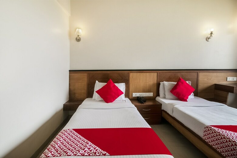 Oyo 41076 Hotel Dhiraj Residency