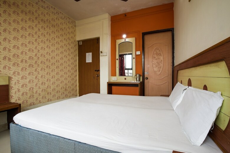 Spot On 6991 Hotel Poonam