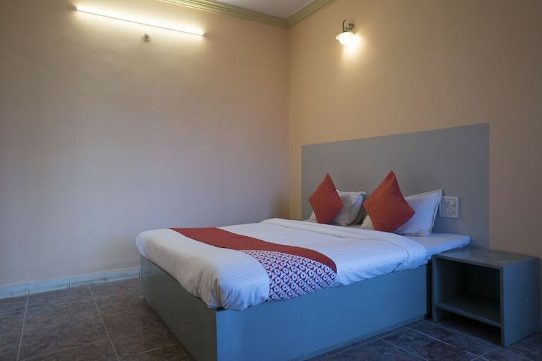 Oyo 37830 Hotel Aakar International