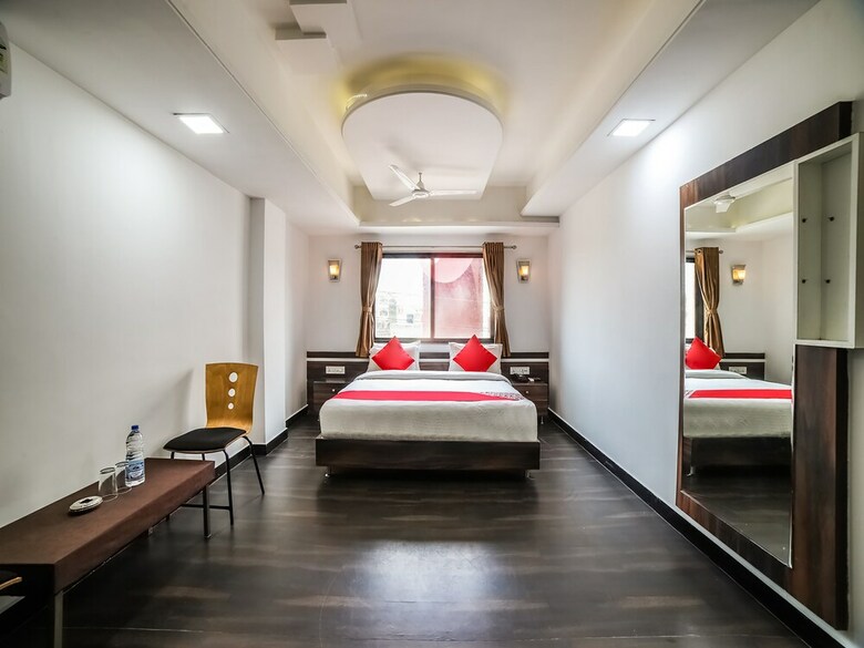 Oyo 3335 Hotel Vraj Inn