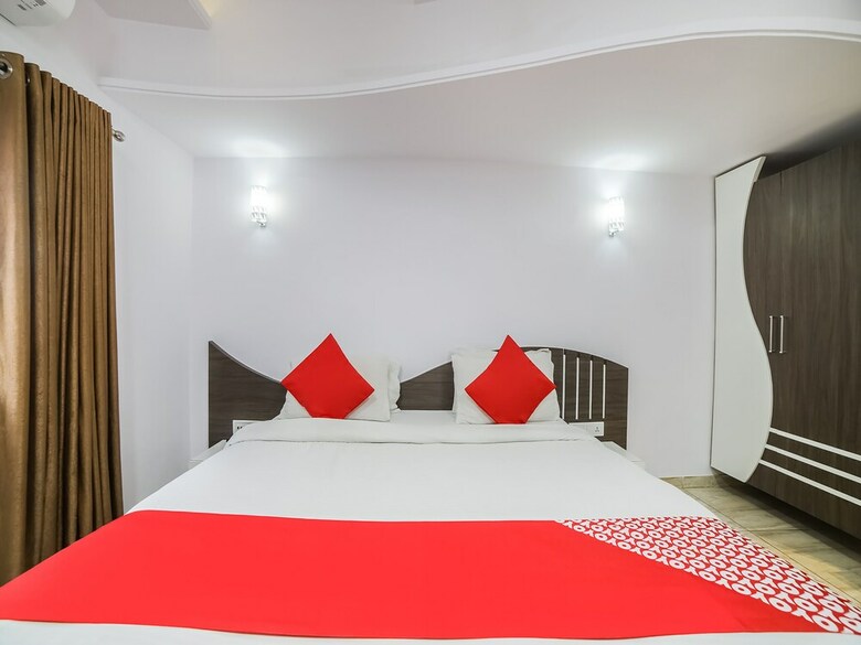 Oyo 3335 Hotel Vraj Inn