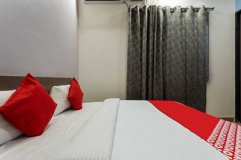 Hotel Oyo 48888 Jmd Palace