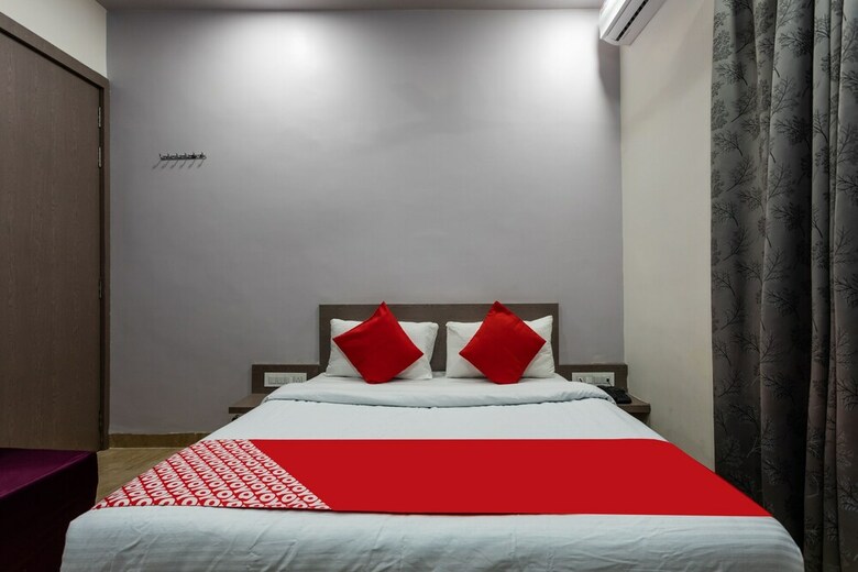 Hotel Oyo 48888 Jmd Palace