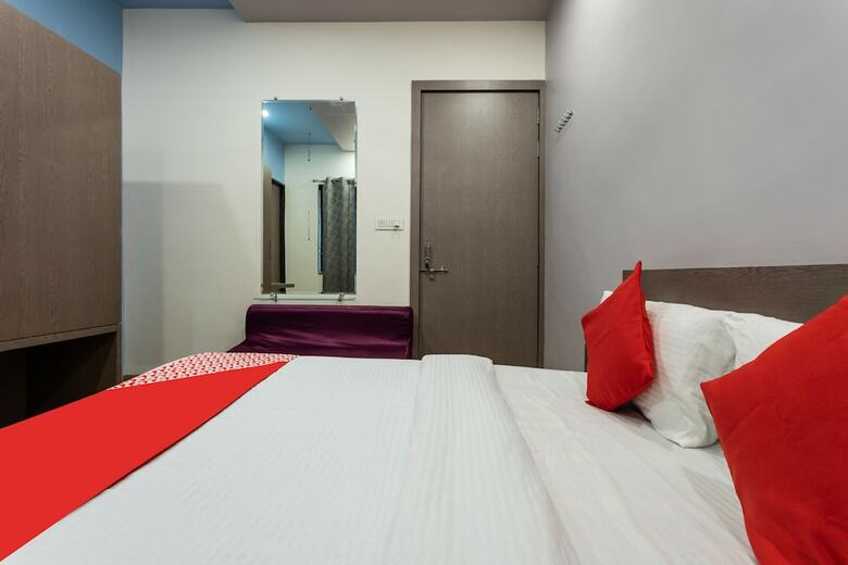Hotel Oyo 48888 Jmd Palace
