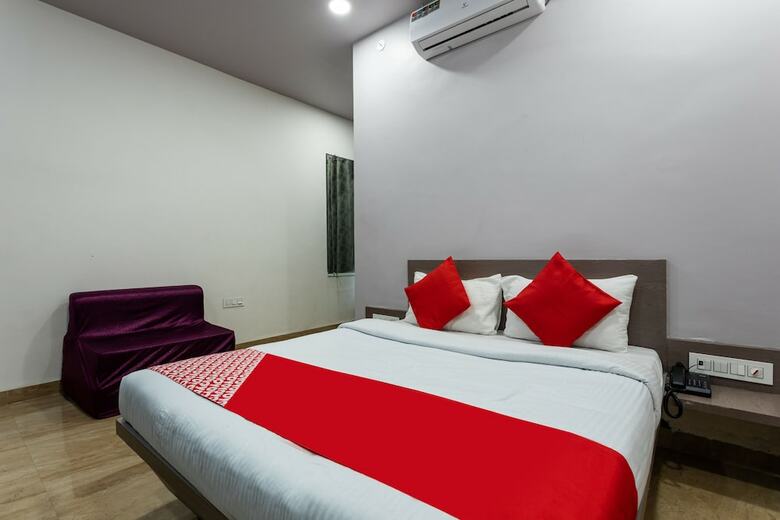 Hotel Oyo 48888 Jmd Palace