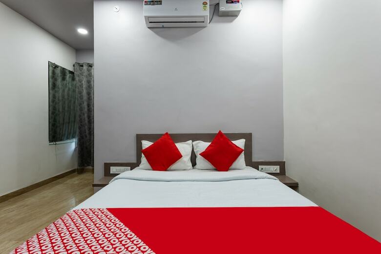 Hotel Oyo 48888 Jmd Palace