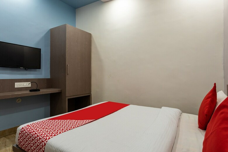 Hotel Oyo 48888 Jmd Palace