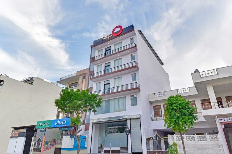 Hotel Collection O 40206 Govind Marg