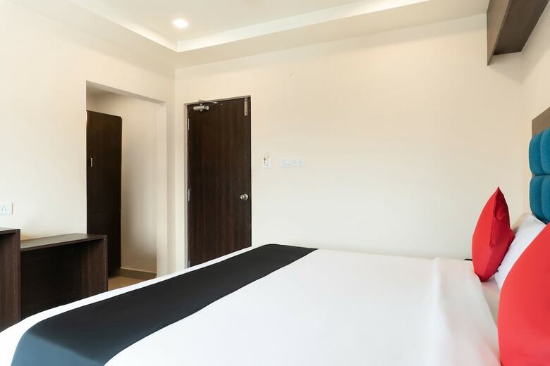 Capital O 45731 Hotel Seatree