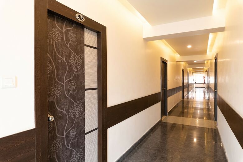 Capital O 45731 Hotel Seatree