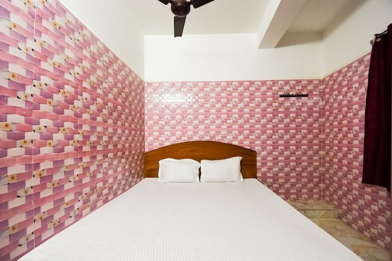 Spot On 49451 New Bishnupriya Hotel