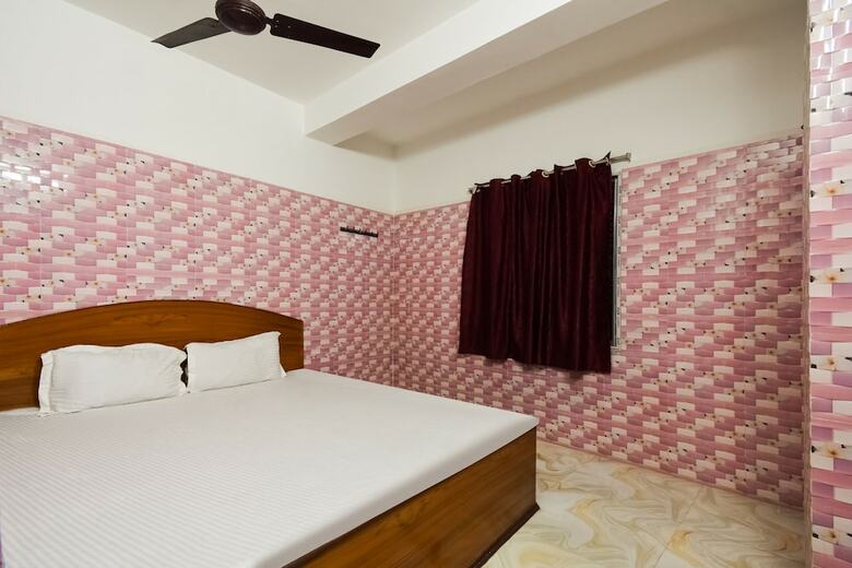 Spot On 49451 New Bishnupriya Hotel