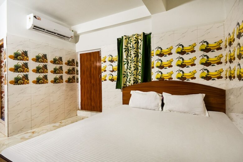 Spot On 49451 New Bishnupriya Hotel