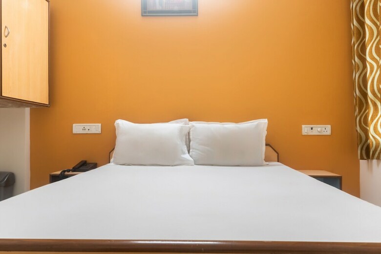 Spot On 43046 Hotel Saitej