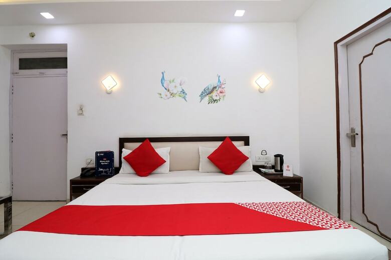 Oyo 36085 Hotel Apollo Agra