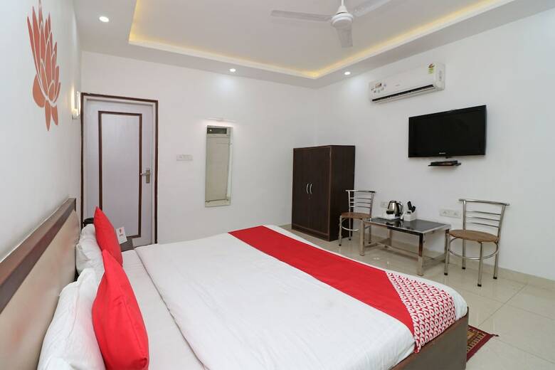 Oyo 36085 Hotel Apollo Agra