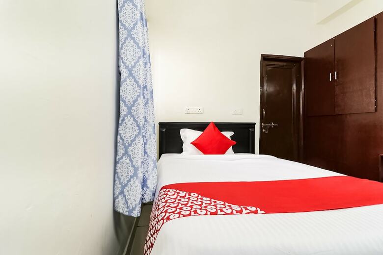 Hotel Oyo 46726 Victory Grand