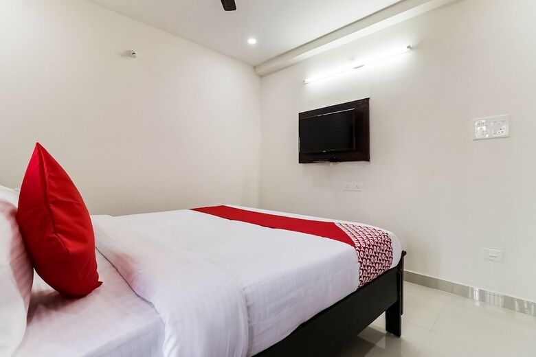 Hotel Oyo 46726 Victory Grand