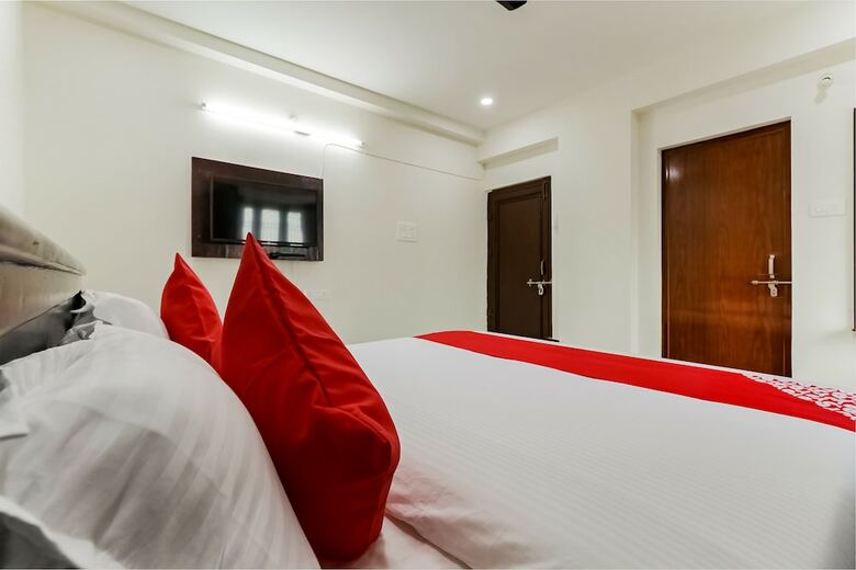 Hotel Oyo 46726 Victory Grand